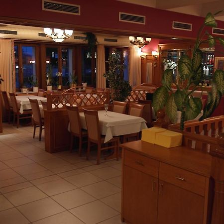 Hotel Jahnhaus Лангенфельд Экстерьер фото