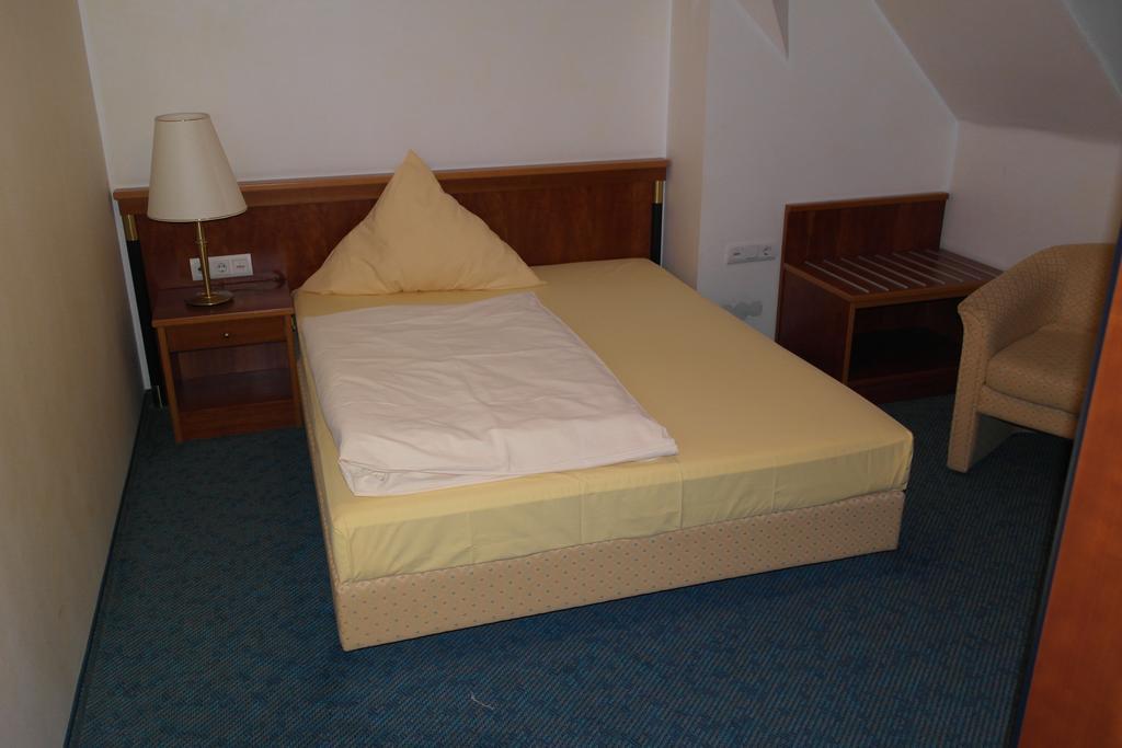 Hotel Jahnhaus Лангенфельд Номер фото
